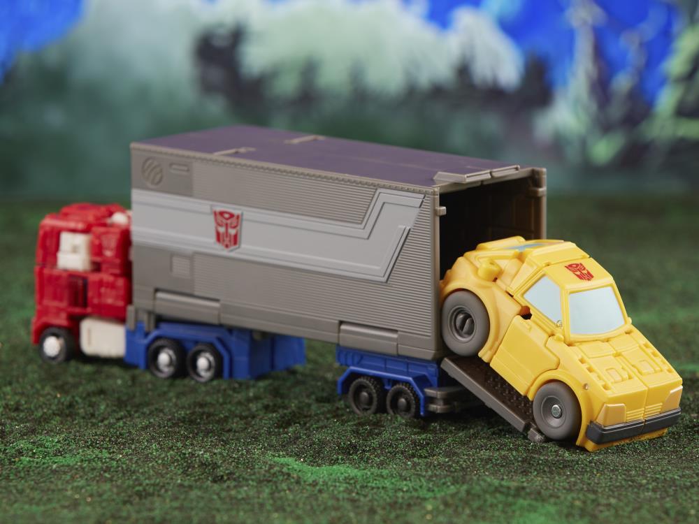 Transformers: Legacy Evolution Core Optimus Prime & Bumblebee Exclusive Two-Pack Gallery Image 15