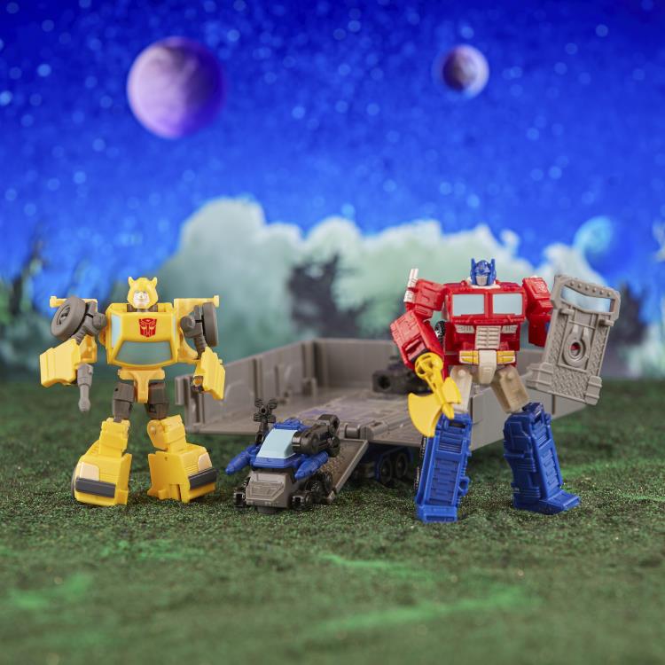 Transformers: Legacy Evolution Core Optimus Prime & Bumblebee Exclusive Two-Pack Gallery Image 12