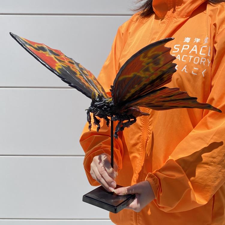 Godzilla vs. Mothra Middle Size Series Battra Adult Model Kit Gallery Image 8