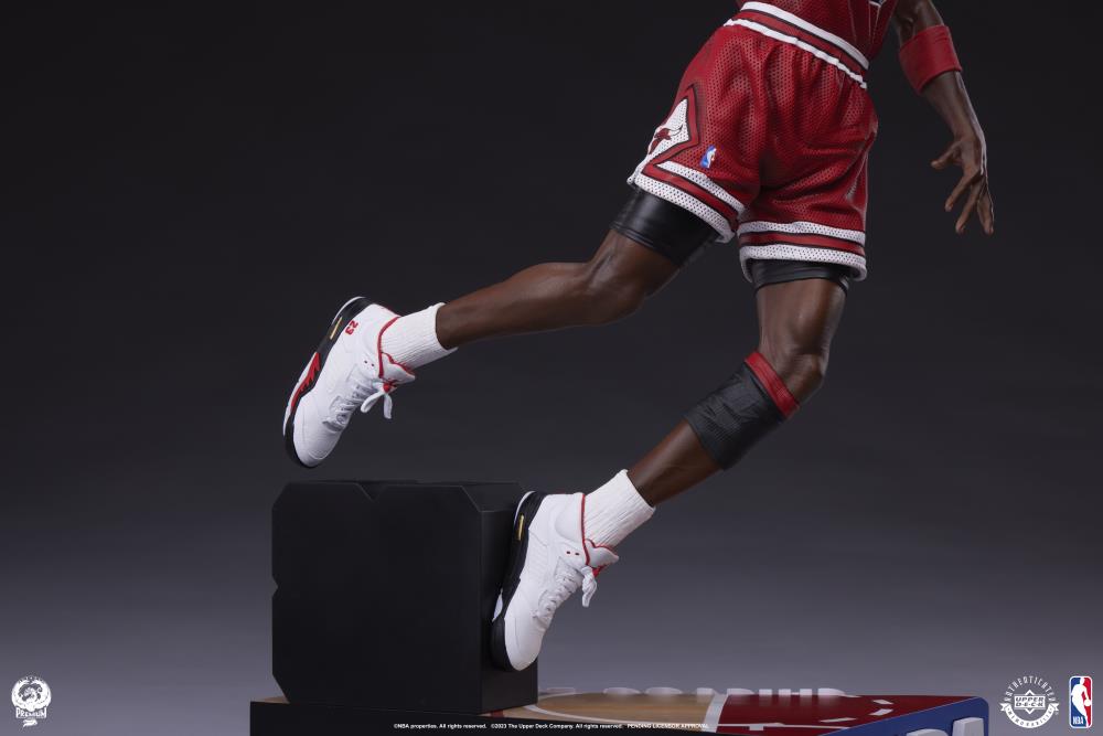 Michael Jordan 1/4 Scale Statue Gallery Image 18