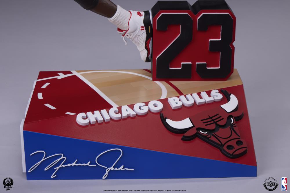 Michael Jordan 1/4 Scale Statue Gallery Image 24