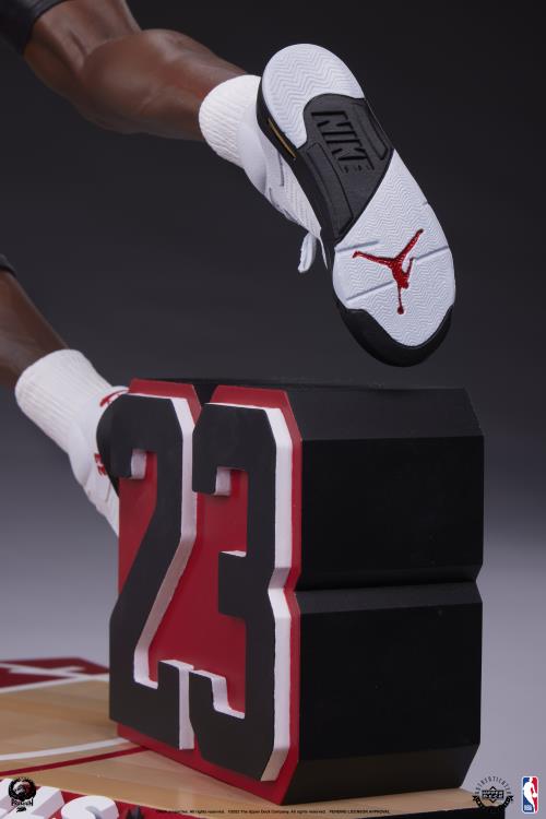 Michael Jordan 1/4 Scale Statue Gallery Image 21