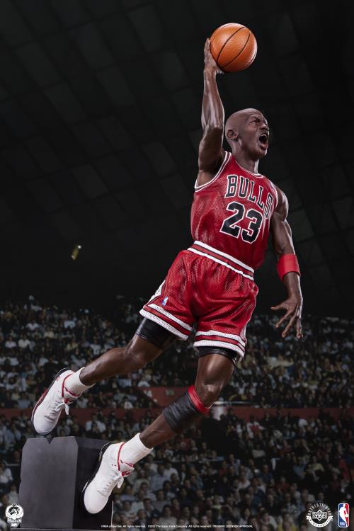 Michael Jordan 1/4 Scale Statue Gallery Image 4