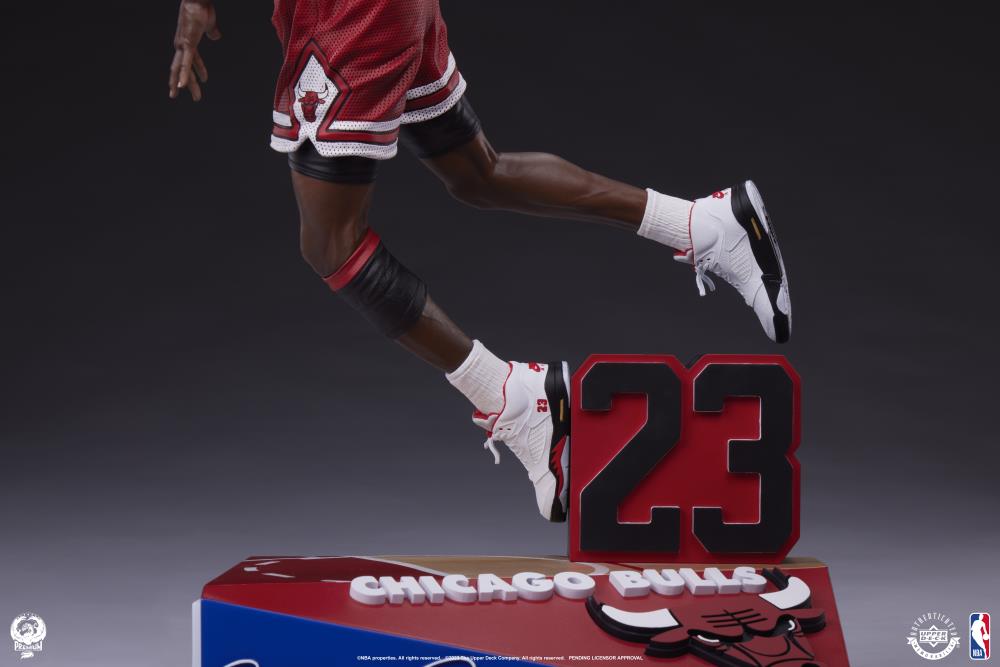 Michael Jordan 1/4 Scale Statue Gallery Image 19