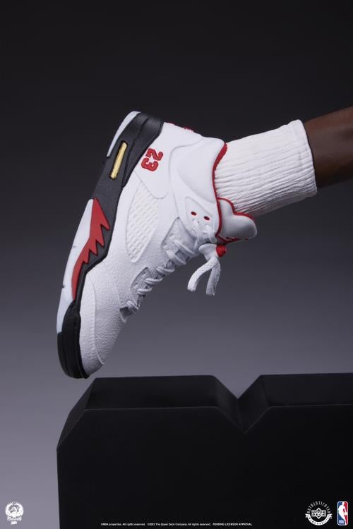 Michael Jordan 1/4 Scale Statue Gallery Image 23