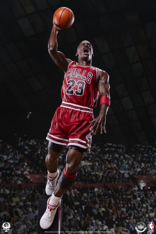 Michael Jordan 1/4 Scale Statue Gallery Image 3