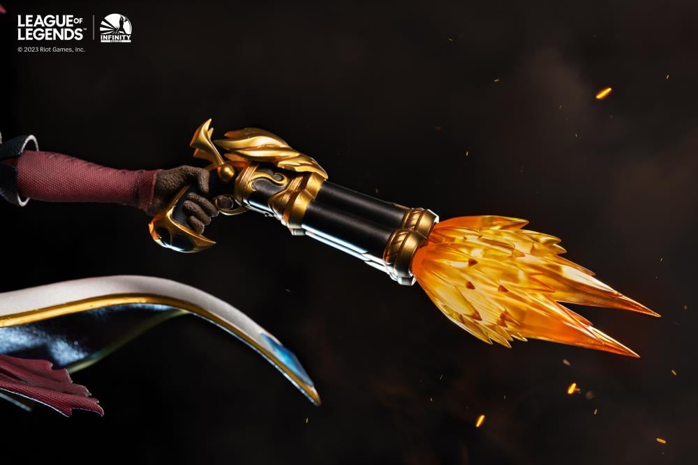 League of Legends The Bounty Hunter Miss Fortune 1/4 Scale Limited Edition Statue Gallery Image 10