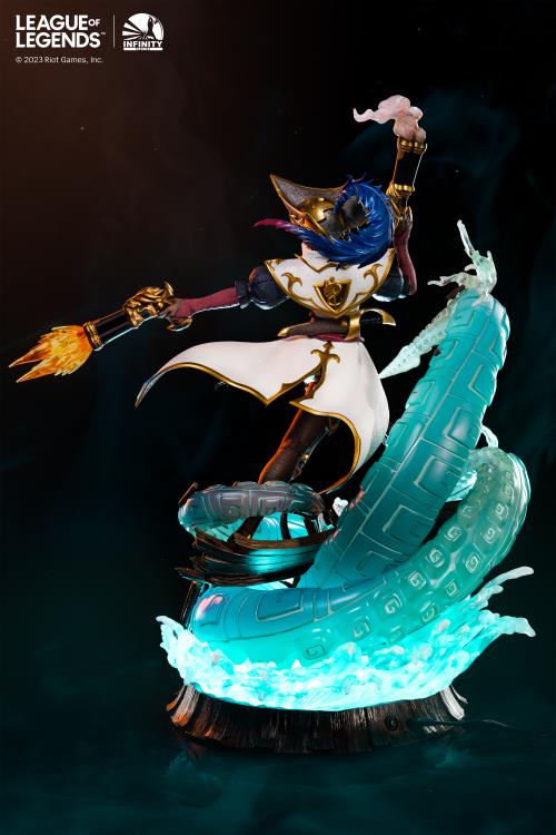 League of Legends The Bounty Hunter Miss Fortune 1/4 Scale Limited Edition Statue Gallery Image 5