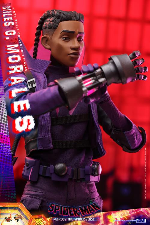 Spider-Man: Across the Spider-Verse MMS725 Miles G. Morales 1/6 Scale Collectible Figure Gallery Image 16