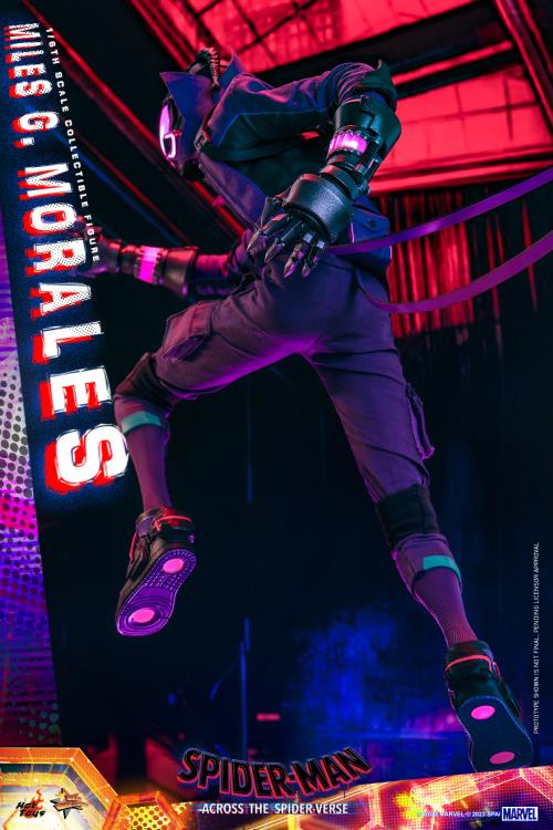 Spider-Man: Across the Spider-Verse MMS725 Miles G. Morales 1/6 Scale Collectible Figure Gallery Image 13