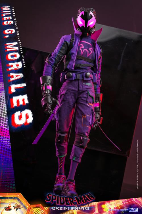 Spider-Man: Across the Spider-Verse MMS725 Miles G. Morales 1/6 Scale Collectible Figure Gallery Image 8