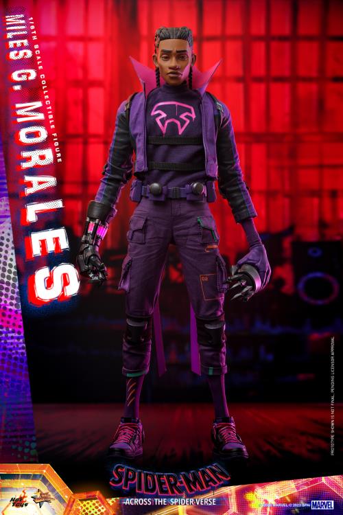 Spider-Man: Across the Spider-Verse MMS725 Miles G. Morales 1/6 Scale Collectible Figure Gallery Image 5
