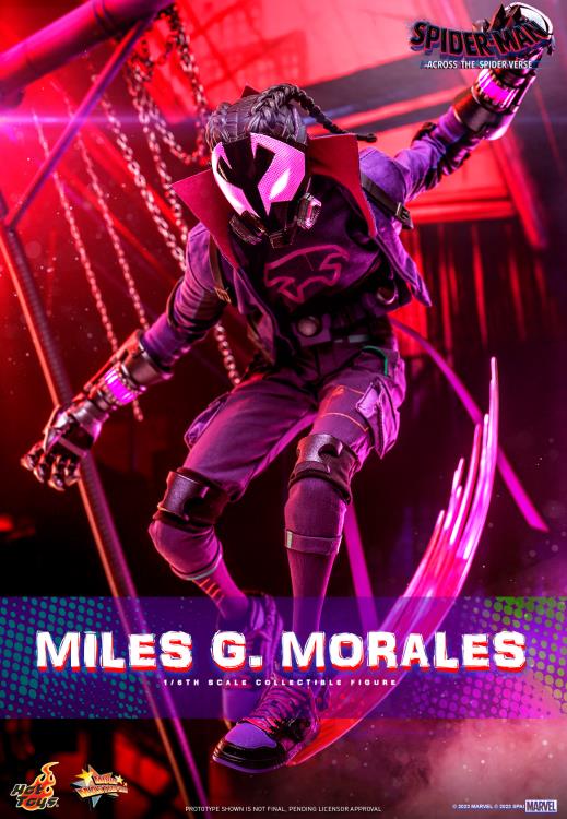 Spider-Man: Across the Spider-Verse MMS725 Miles G. Morales 1/6 Scale Collectible Figure Gallery Image 3