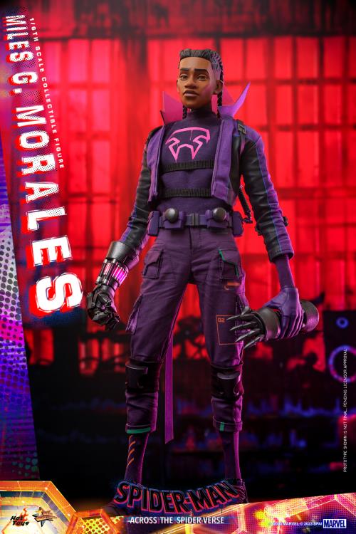 Spider-Man: Across the Spider-Verse MMS725 Miles G. Morales 1/6 Scale Collectible Figure Gallery Image 4