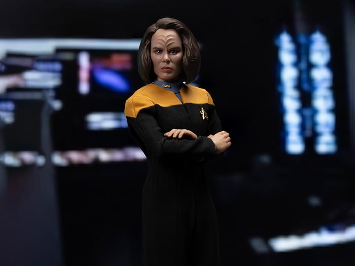 Star Trek: Voyager Lieutenant B’Elanna Torres 1/6 Scale Figure Gallery Image 1