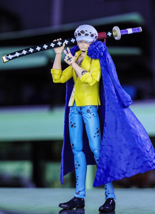 One Piece S.H.Figuarts Trafalgar Law (The Raid on Onigashima) Action Figure Gallery Image 3