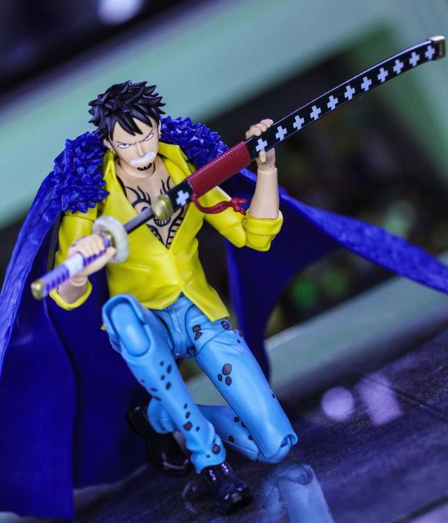 One Piece S.H.Figuarts Trafalgar Law (The Raid on Onigashima) Action Figure Gallery Image 6