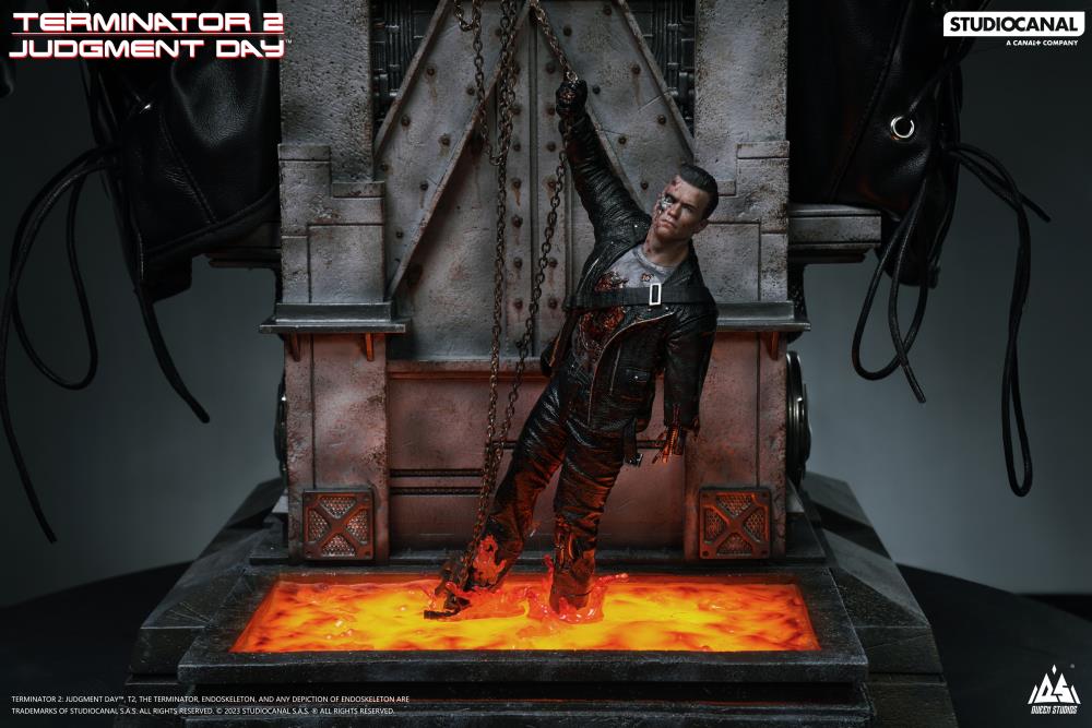 Terminator 2: Judgement Day T-800 1/1 Scale Limited Edition Bust Gallery Image 27