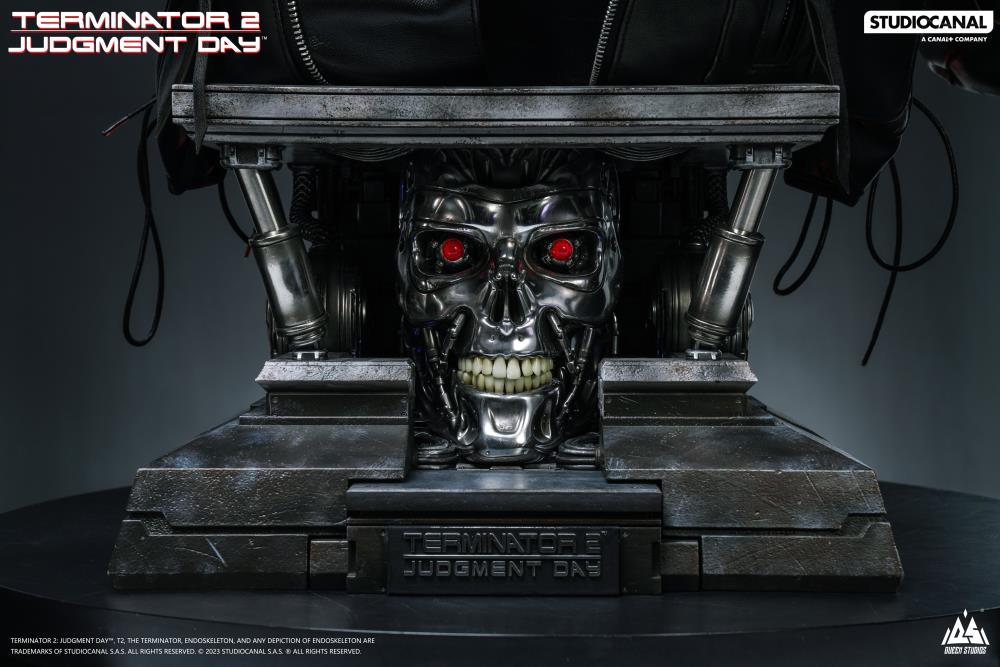 Terminator 2: Judgement Day T-800 1/1 Scale Limited Edition Bust Gallery Image 24
