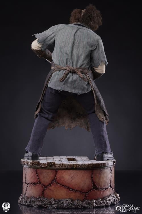 The Texas Chainsaw Massacre Leatherface 1/4 Scale Statue Gallery Image 6