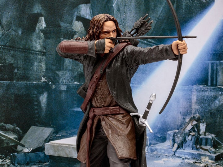 The Lord of the Rings: The Fellowship of the Ring Movie Maniacs WB 100 Aragorn 6" Limited Edition Figure Gallery Image 1