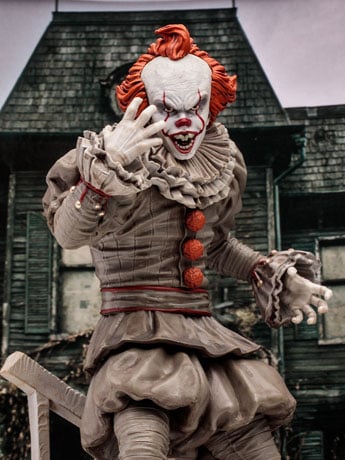 IT Chapter Two Movie Maniacs WB 100 Pennywise 6" Limited Edition Figure Gallery Image 2