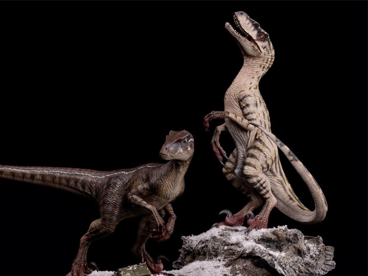 Jurassic Series Dragon Soul 2.0 Velociraptor (Blood Knight and White Queen Winter Ver.) 1/35 Scale Set of 2 Figures Gallery Image 1