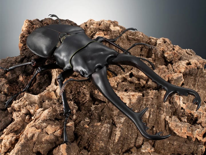 The Diversity of Life on Earth Giraffe Stag Beetle Exclusive Figure Gallery Image 1