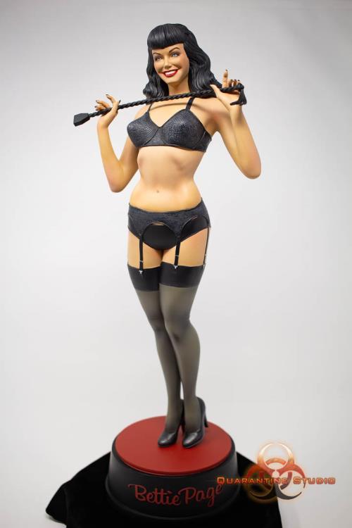 Bettie Page 1/5 Scale Statue Gallery Image 11