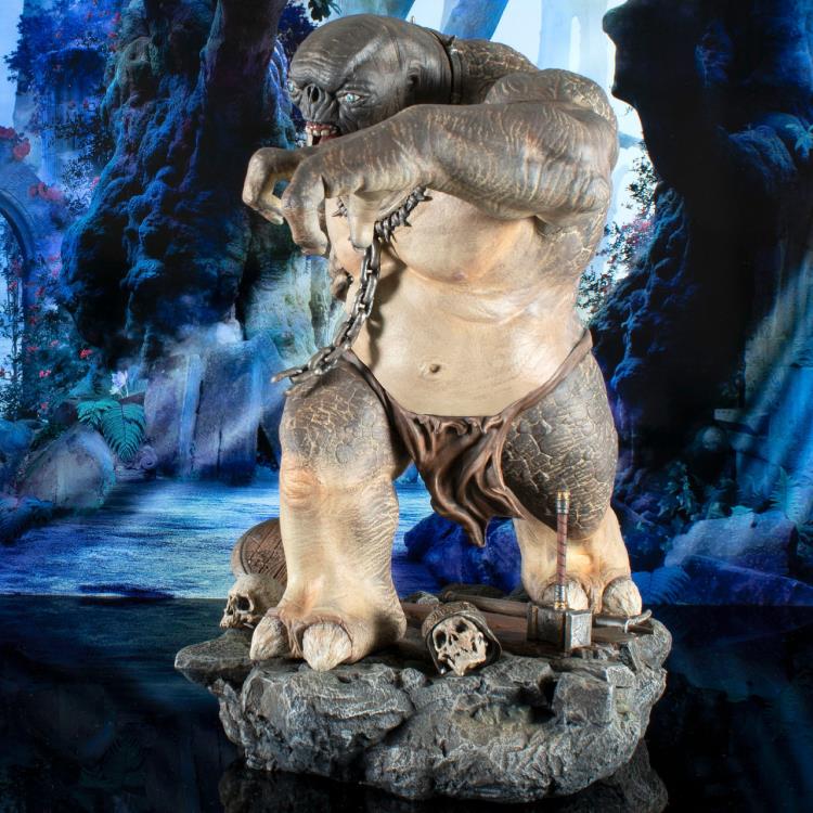 The Lord of the Rings Gallery Cave Troll Figure Diorama Gallery Image 4