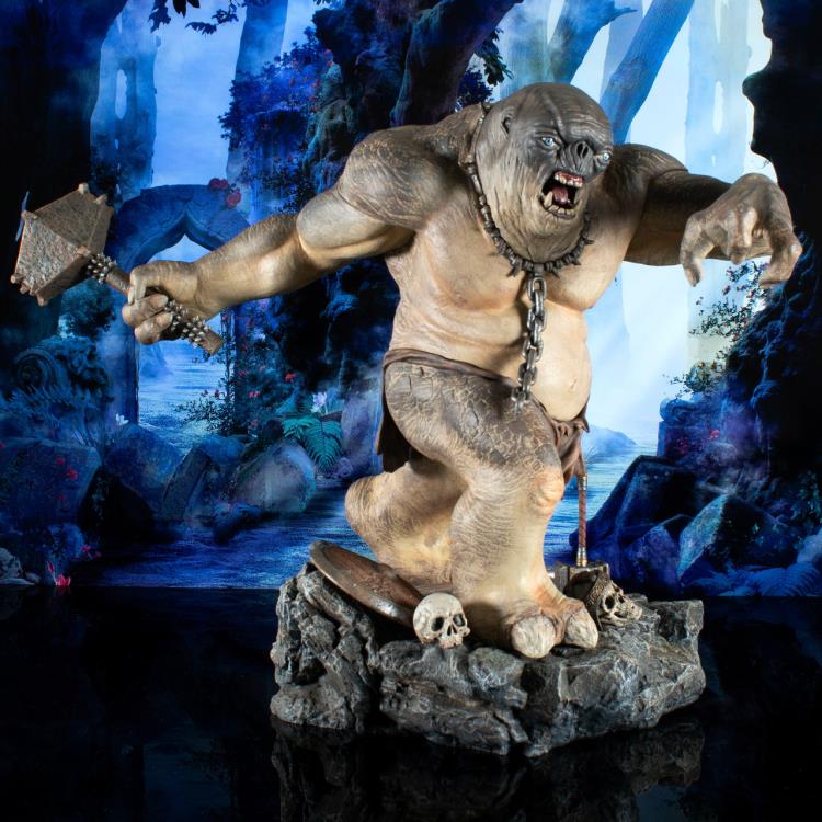 The Lord of the Rings Gallery Cave Troll Figure Diorama Gallery Image 3