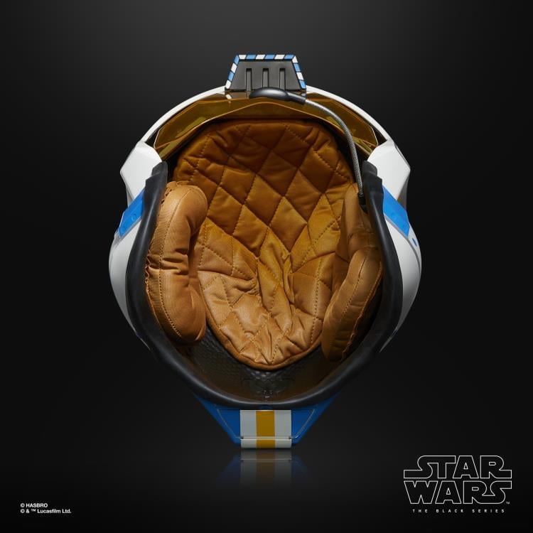 Star Wars: The Black Series Carson Teva 1:1 Scale Wearable Electronic Helmet Gallery Image 7