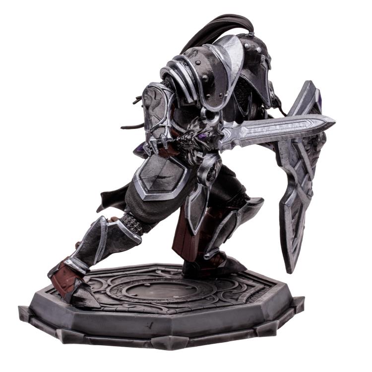 World of Warcraft Human Paladin/Warrior (Epic) 1/12 Scale Figure Gallery Image 5