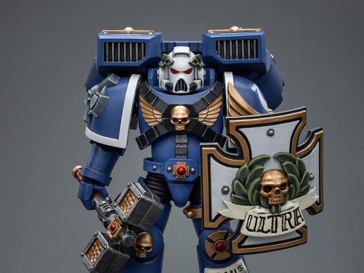 Warhammer 40k Ultramarines Vanguard Veteran with Thunder Hammer & Storm Shield 1/18 Scale Action Figure Gallery Image 1