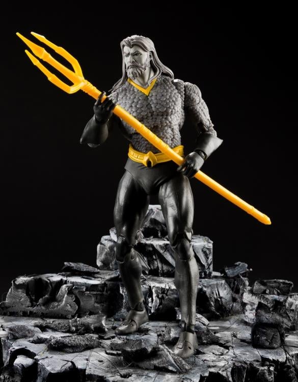 Endless Winter DC Multiverse Aquaman BBTS Exclusive Limited Black & White Accent Edition Action Figure Gallery Image 4