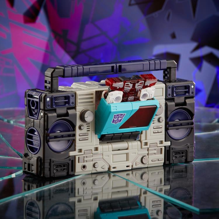 Transformers Generations Shattered Glass Blaster & Rewind Exclusive Gallery Image 10