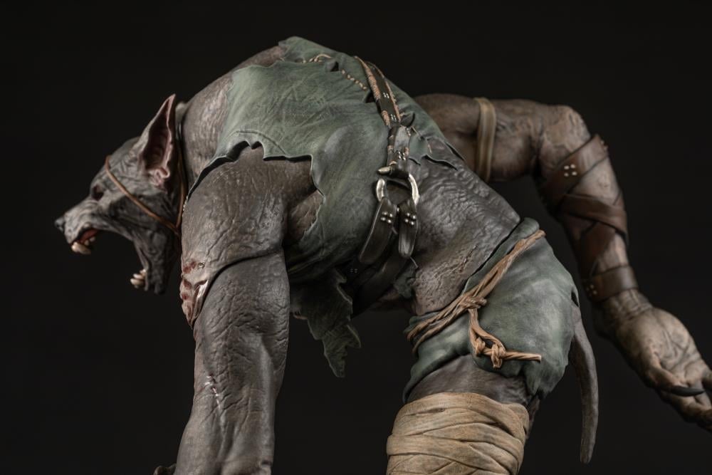 The Witcher 3: Wild Hunt Werewolf Figure Gallery Image 10