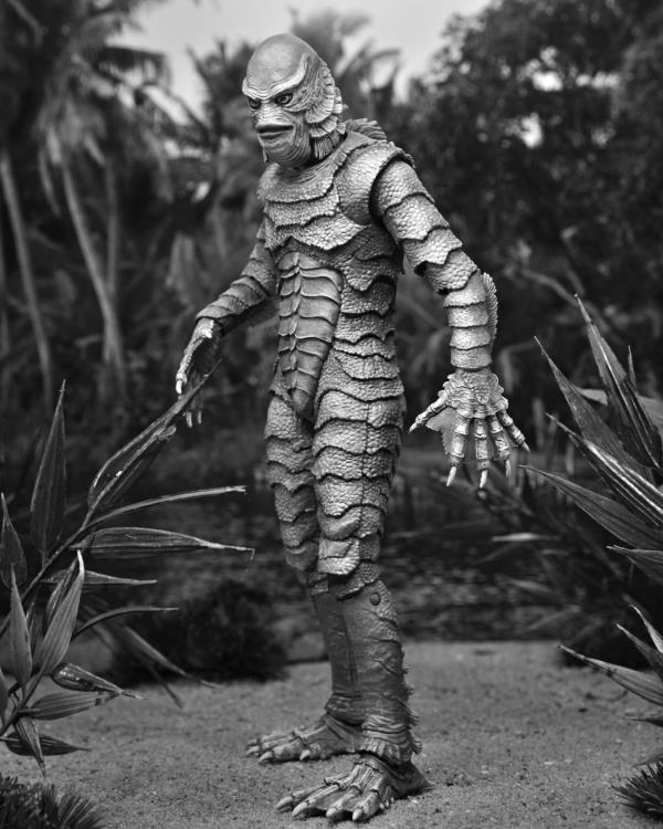 Universal Monsters Ultimate Creature from the Black Lagoon (Black & White Ver.) Gallery Image 4