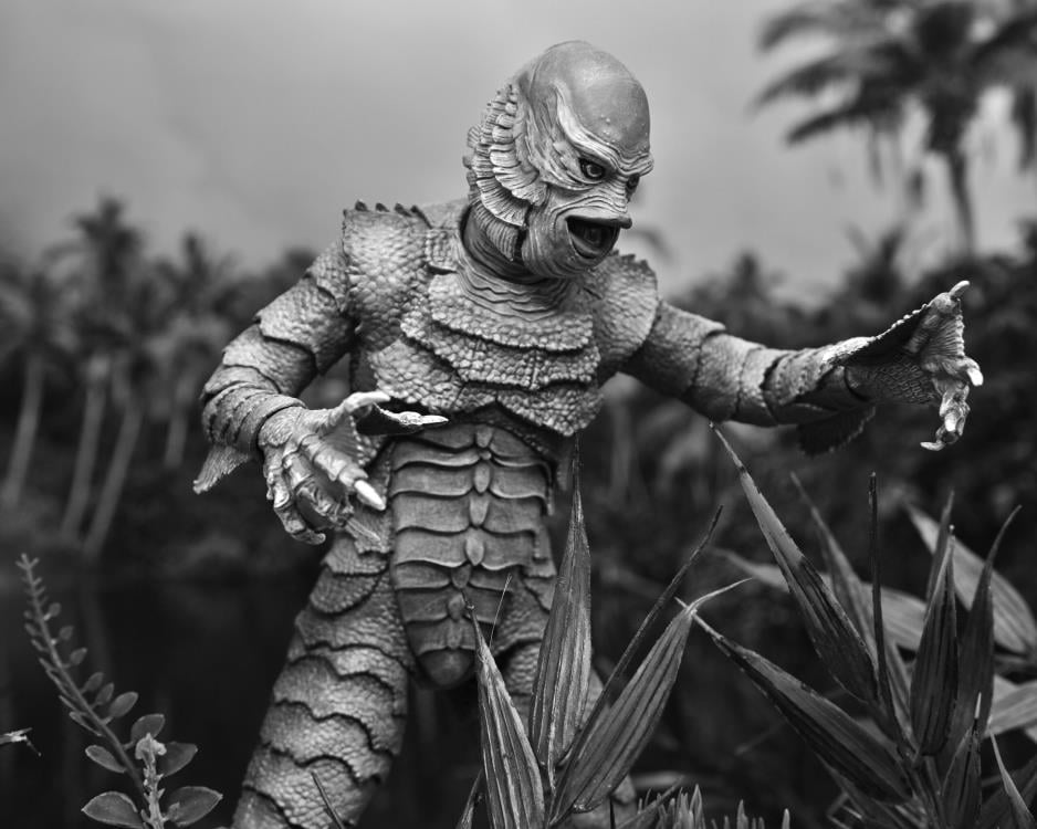 Universal Monsters Ultimate Creature from the Black Lagoon (Black & White Ver.) Gallery Image 14