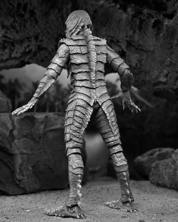 Universal Monsters Ultimate Creature from the Black Lagoon (Black & White Ver.) Gallery Image 12