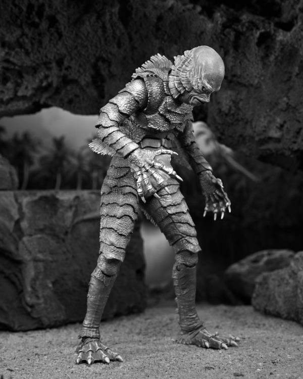 Universal Monsters Ultimate Creature from the Black Lagoon (Black & White Ver.) Gallery Image 11