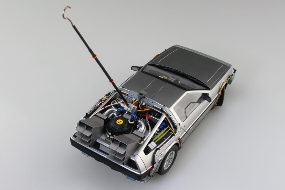 Back to the Future Movie Mecha No.BT-01 Time Machine 1/24 Scale Model Kit Gallery Image 7