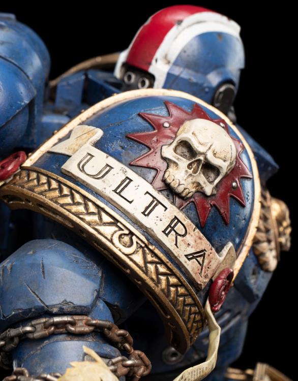 Warhammer 40k Lieutenant Titus (Limited Edition) 1/6 Scale Statue Gallery Image 18