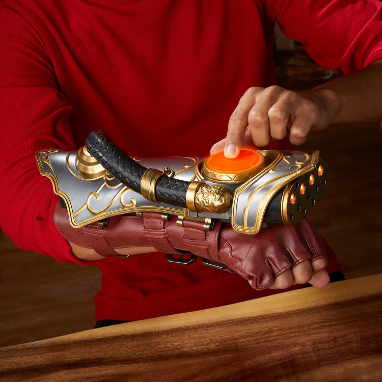 Magic: The Gathering Chandra Pyromancer’s Gauntlet 1:1 Scale Replica Gallery Image 10