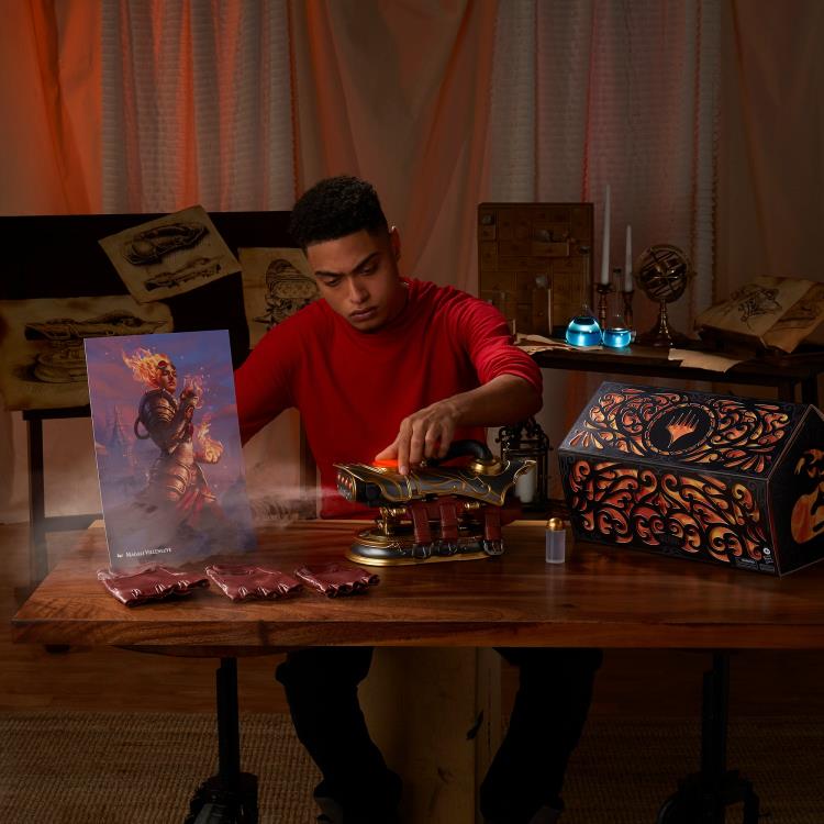 Magic: The Gathering Chandra Pyromancer’s Gauntlet 1:1 Scale Replica Gallery Image 17