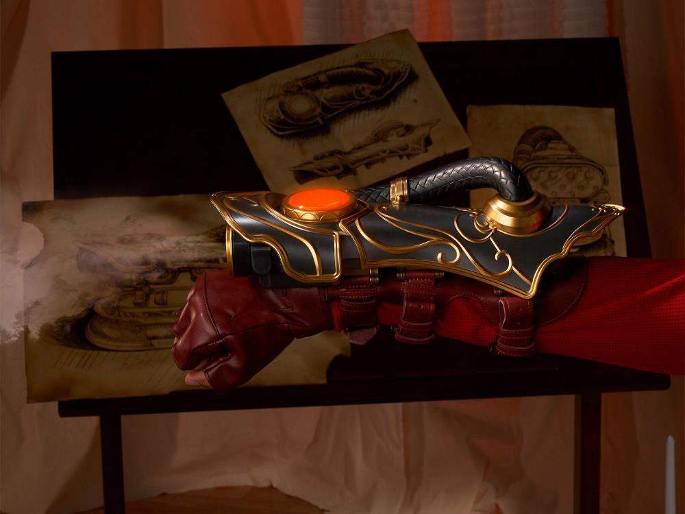 Magic: The Gathering Chandra Pyromancer’s Gauntlet 1:1 Scale Replica Gallery Image 13