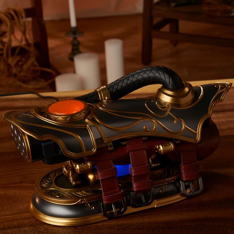 Magic: The Gathering Chandra Pyromancer’s Gauntlet 1:1 Scale Replica Gallery Image 5