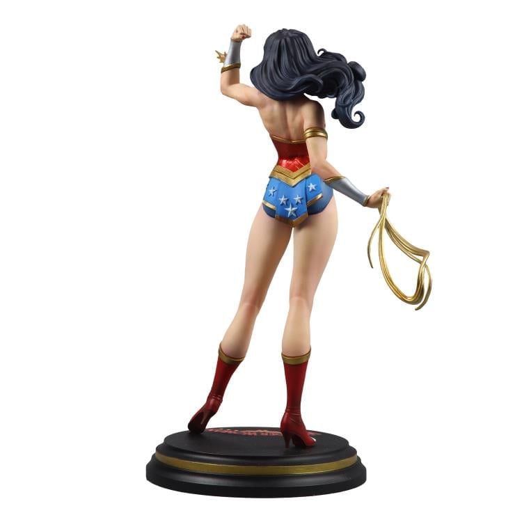 Cover Girls of the DC Universe Wonder Woman (J. Scott Campbell) 1/8 Scale Limited Edition Statue Gallery Image 5