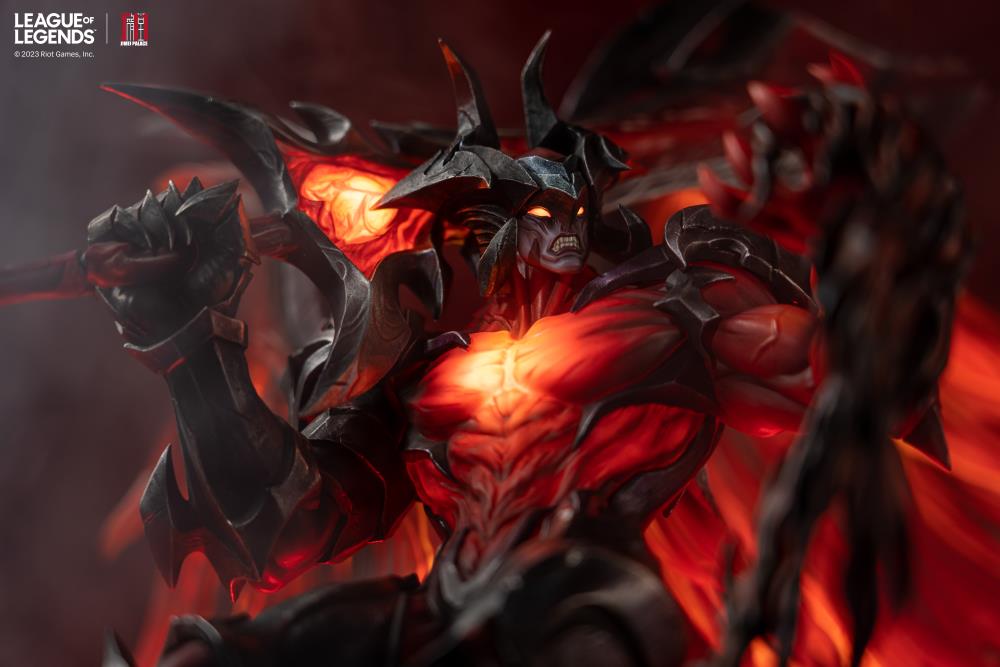 League of Legends Aatrox Statue Gallery Image 9