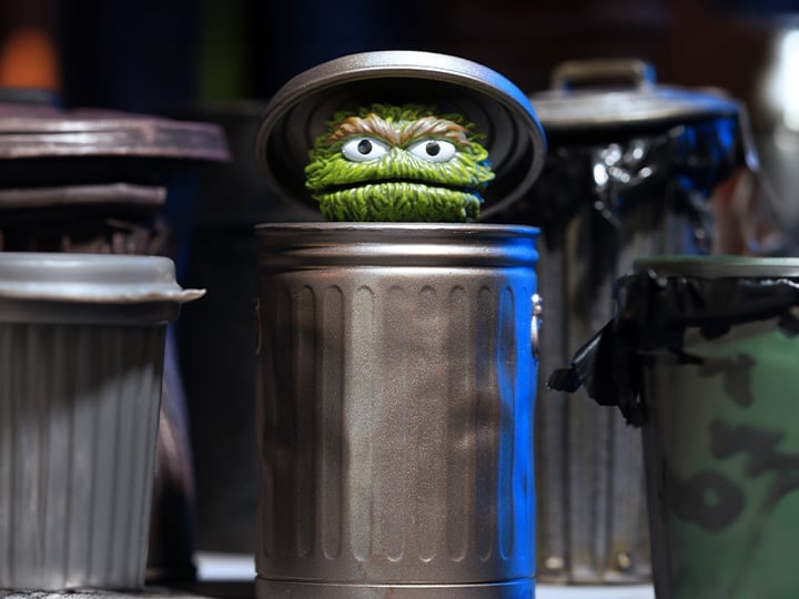 Sesame Street ReAction Oscar the Grouch Figure Gallery Image 1